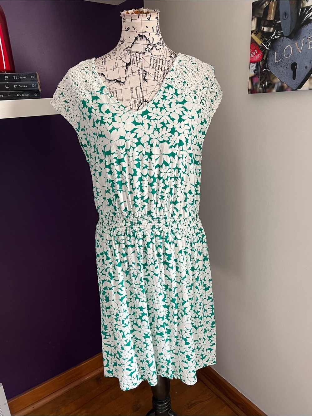 Como Vintage Green & White Floral Crochet-Shoulder Midi Dress